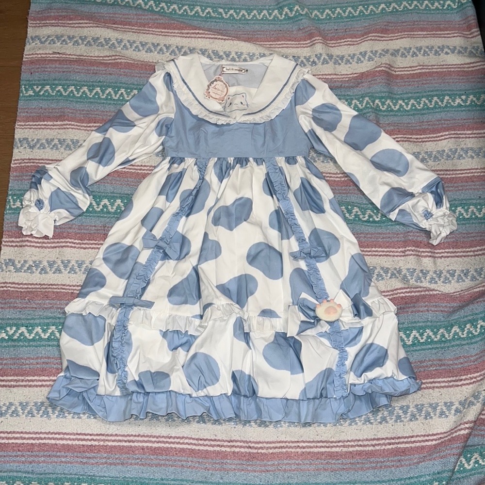 Light blue and white long-sleeved Lolita cosplay dress